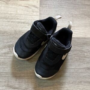 Nike Kids Black and White Sneakers